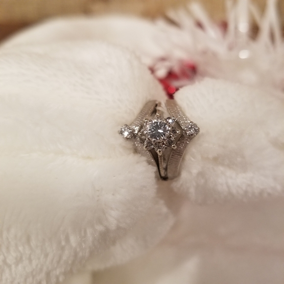 Beautiful custom vintage .50 karat diamond ring - Picture 2 of 8